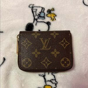 Louis Vuitton zippy coin purse